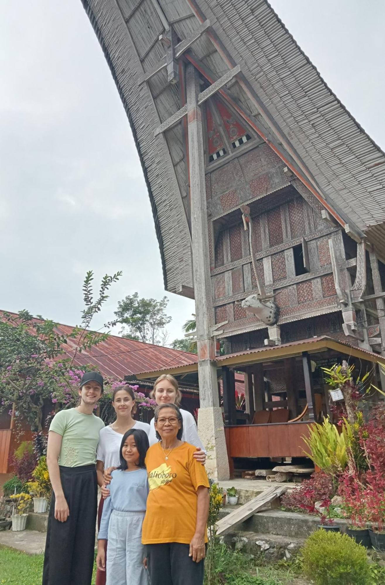 Nuansa Homestay Authentic&Hospitality Rantepao Esterno foto