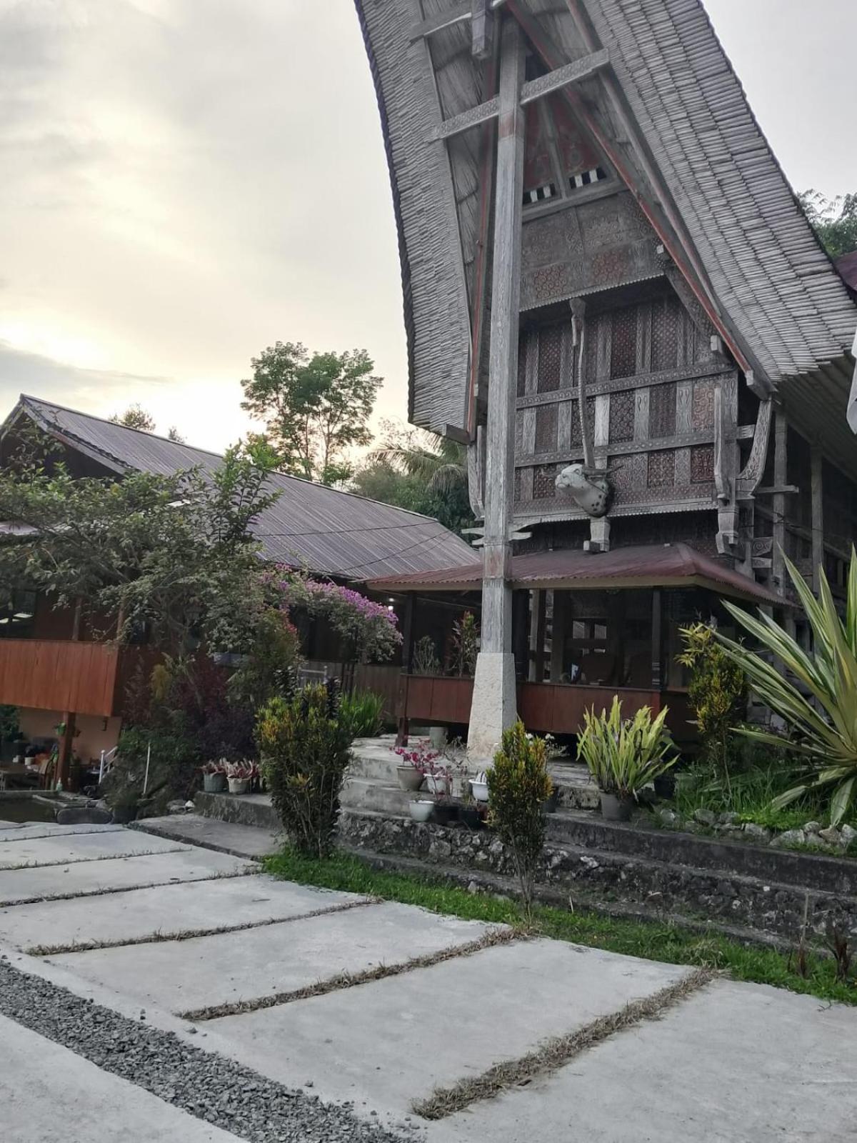 Nuansa Homestay Authentic&Hospitality Rantepao Esterno foto
